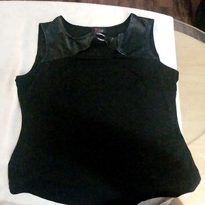Sleeveless top size s